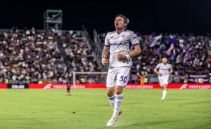 ماستانتونو يتجاوز ميسي بهاتريك تاريخي مع فيورنتينا